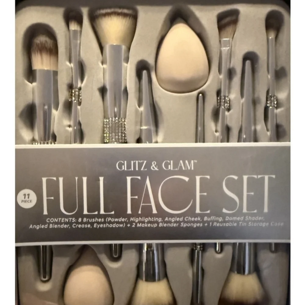 🩶🔹️GLITZ & GLAM🔹️ 11 piece full face set Silver Brushes